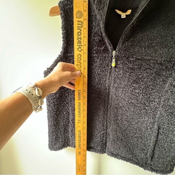 DAKINI silky-soft sherpa berber rich black fur vest - Picture 6 of 8